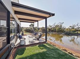 Lang Chalet - Vineyard Bliss on the Waterfront, ξενοδοχείο σε Wilyabrup