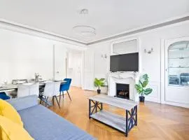 Arc de Triomphe - Luxurious 3 Bedroom with NetFlix