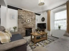 Bryher Cottage - Close to Beach, Pet Friendly - Free WiFi