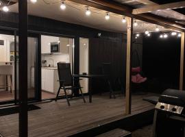 Mesipesa Yellow Lodge，Merik&uuml;la的有熱水按摩池的飯店