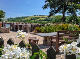 Tregolls Farm Cottages, Hotel in Wadebridge