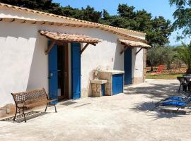 RUSTICO FRA IL VERDE E IL MARE a LIDO VALDERICE, hótel í Valderice