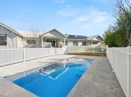 The Milton Haven - Pet Friendly & Heated Pool
