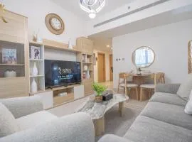 Stylish 2BR - City Chic Elegant Luxe Escape