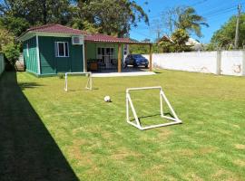 CASA PRAIAS PINHEIRA e GUARDA DO EMBAÚ, hotel in Palhoça