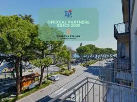 DesenzanoLoft Official Partner Homes & Villas by Marriott Bonvoy - Cocktail Lake Front Family apartment