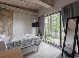 Private High Quality Suite by the Lakeside