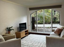 Sovereign Stays, hotel v destinaci Canadian