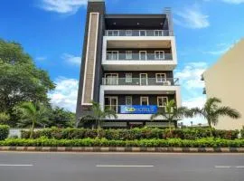 FabHotel Kiara- 400 meters from Medanta hospital