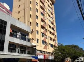 Apartamento a 350 m das praias de Areia Preta e das Castanheiras com dois quartos e duas varandas TV Wi-Fi dois elevadores sol da manhã garagem cozinha completa com airfryer micro-ondas sanduicheira e chaleira elétrica próximo a bancos mercados restaurant