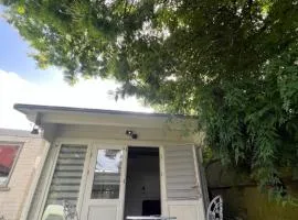 29 Park Avenue , Shoreham-by-Sea , Cozy Cabin