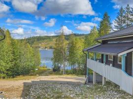 Lomahuoneisto Revontuli 1, place to stay in Ukkohalla