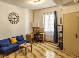 Studio cosy & central Place Voltaire, Arles à deux pas des Arènes
