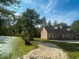 Grande Maison Au Coeur De La Forêt