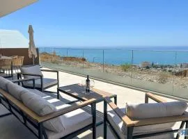 013 Luxury Apartment with Terrace & Sea View