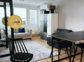 City center apartment with sauna & rooftop terrace, hotel a Pori
