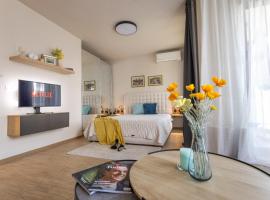 Azur Alegria Studio by RV Apartments - free parking & pool, hotel din Sf. Constantin și Elena