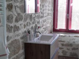 Chambre double chez Emilienne, ξενοδοχείο 