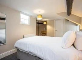 Livingston Retreat 4bed Home Wi-Fi Parking