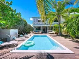 Elegant Townhouse with Private Pool Orient Bay