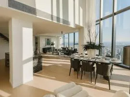 Two-Level Top Floor Penthouse Melbourne Square