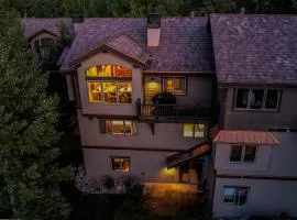 Spacious 4BR 4BA Mountain Retreat with Beaver Creek Shuttle