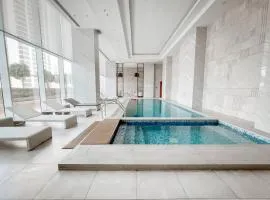 1 Bedroom Luxury Condo Catamaran City View
