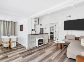 2BR Modern Coastal Home w Firepit Beach Passes Stylish Bayside Retreat