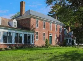 Vaux Hall Manor - 5BR Historic Farmhouse on Bay