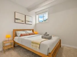 Cozy 2BR BSMT Suite with Board Games and Netflix