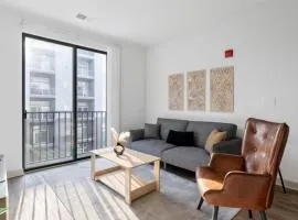 Chic 2BR Apartment Prime Downtown Stay