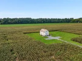 Charming 2BR with Fire Pit on Farm - 10 Min to Wharf