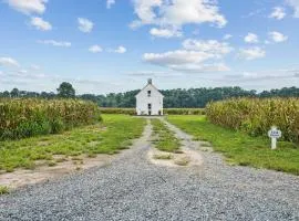 Charming 2BR with Fire Pit on Farm - 10 Min to Wharf