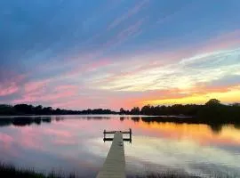 Spacious 3BR with Dock on Working Farm with Pool Table
