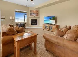 Near Zion Sunset Views Sleeps 8 Fire Pit