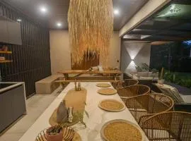 Tropical Private Home for 8pp with pool