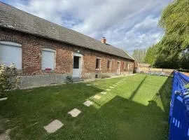 Maison a la campagne avec canal