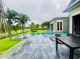 Villa Coastar Hồ Tràm Resort, hotel in Xuyên Mộc