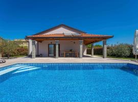 Villa Ingrid in Buzet - Haus für 6 Personen, hotel in Buzet