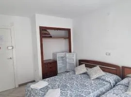 Habitación Doble con capacidad para Tres a 100 m de la Playa