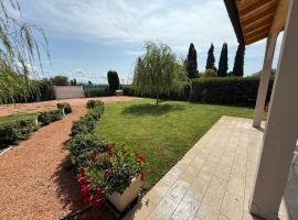House relax, hotel a Mazzanta