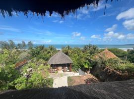 The Grove 1-4 bedroom beachfront villa, hotel in Cap Skirring