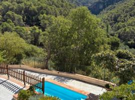 Villa Río Béjar, ξενοδοχείο σε Quesada