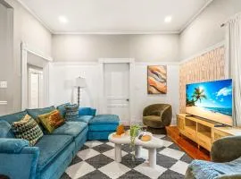 Spacious 4BD - Sleeps 10 - Movie Night & BBQ