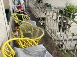 Classical Apartment with Shared Balcony & Free Parking