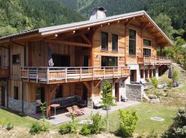 Magnifique chalet mitoyen - Jacuzzi - Cousinade II, hotel a Les Contamines-Montjoie
