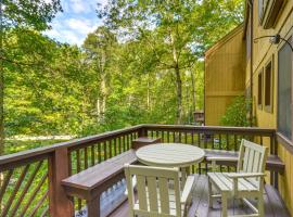 Newly Renovated Pet-Friendly Sapphire Retreat!, hotel in Sapphire