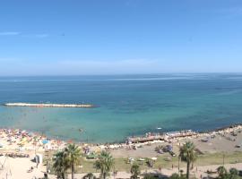 Suite DELFINO 39, hotelli kohteessa Bari