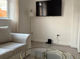 The Hideaway, hotel in Watford