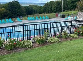 Spacious Condo with Pool Pass!